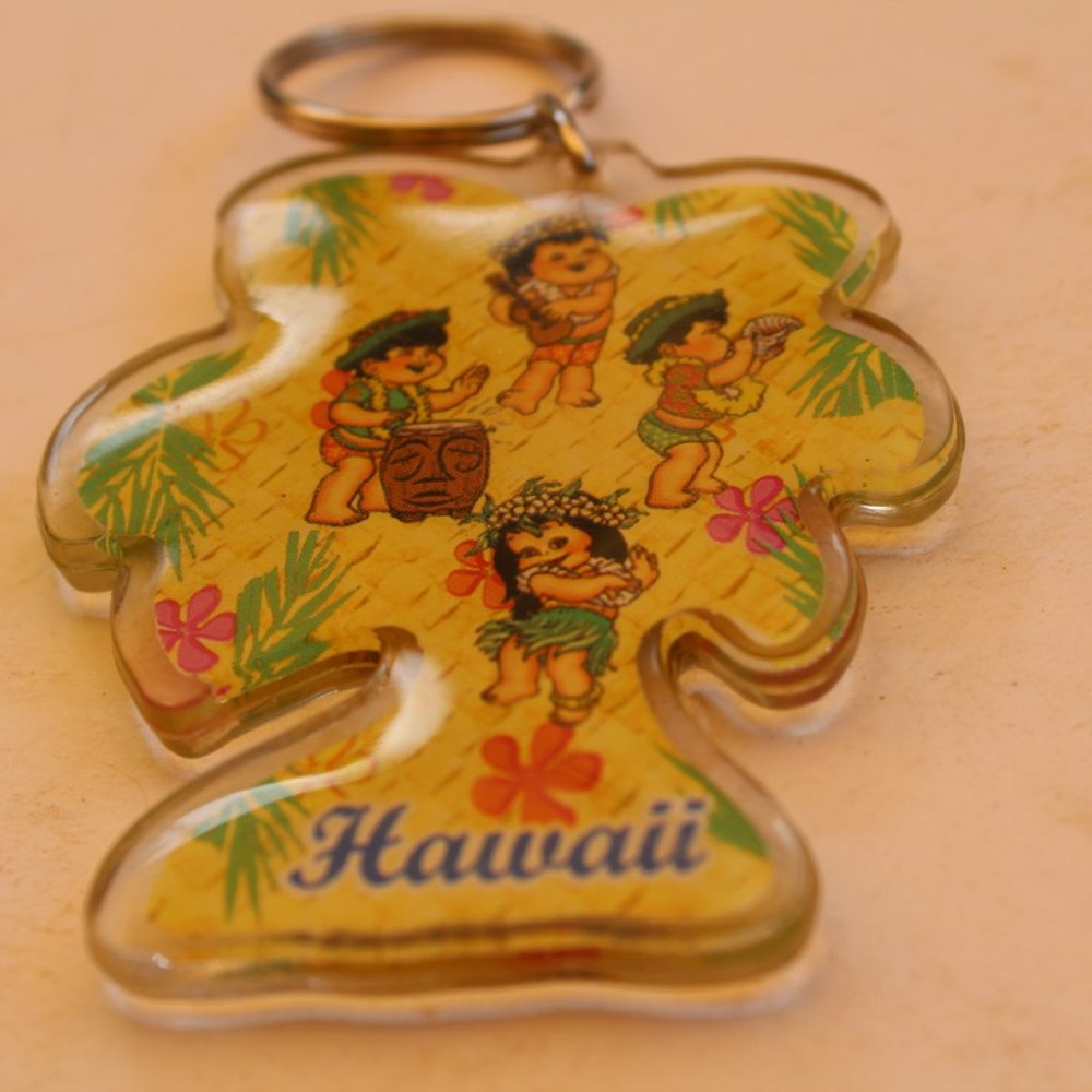 Keyrings Hawaii Kids Drumming, Hula, Acrylic NWOT Keychain